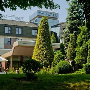 Booking Hotel & Spa